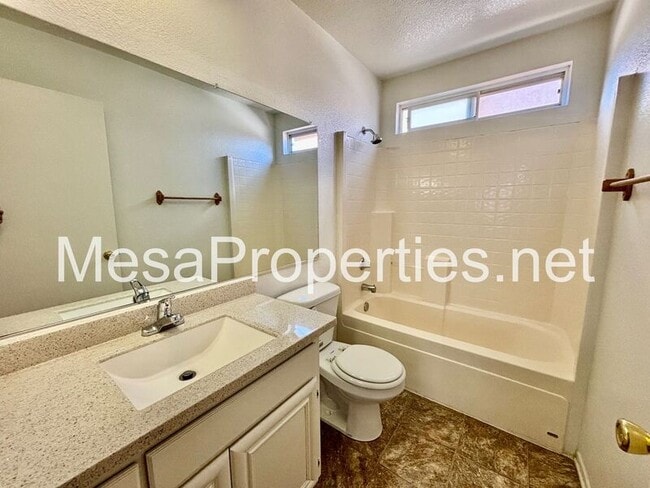 Building Photo - 16953 Sorrento Ln