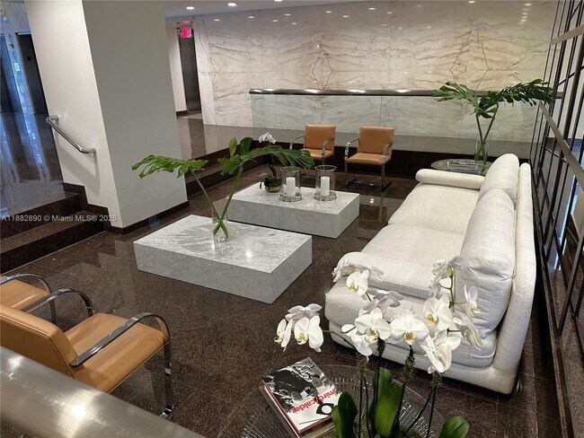 Building Photo - 1541 Brickell Ave