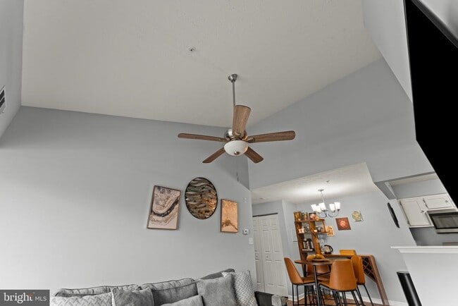 Building Photo - 8951 Town Center Cir