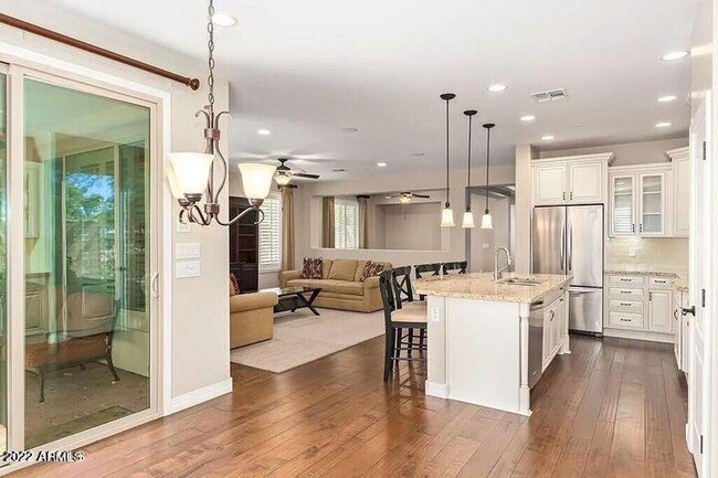 Building Photo - 4613 E Portola Valley Dr