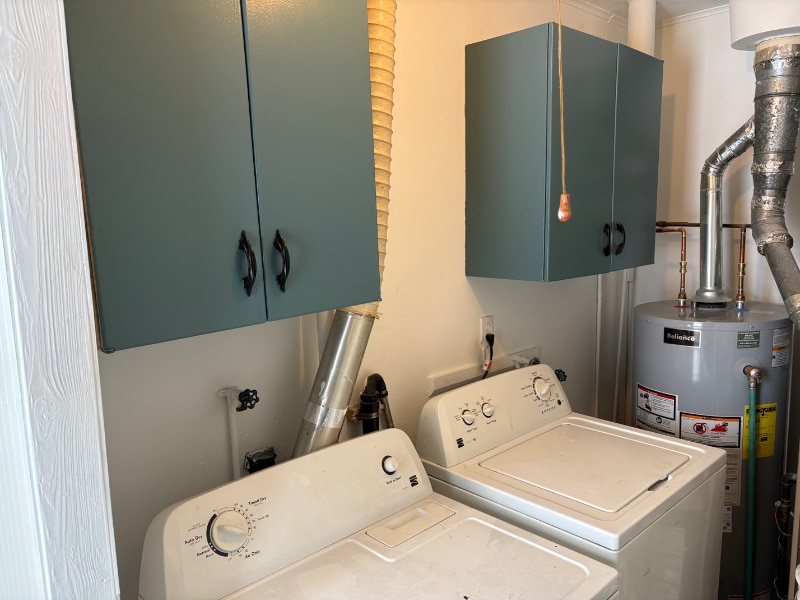 Building Photo - 147 S Surry Rd