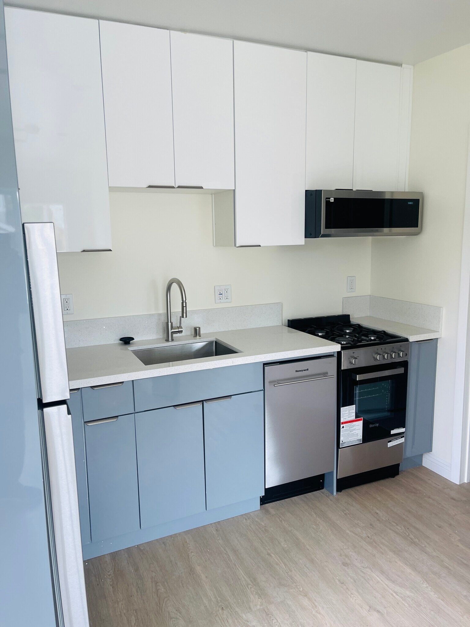 Building Photo - 7531 Bovey Ave