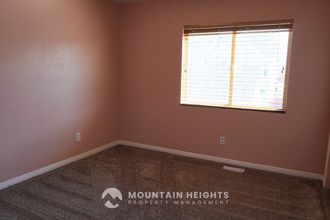 Building Photo - 10983 Sunup Way