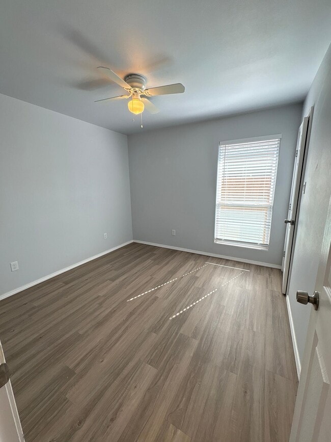 Building Photo - 5515 Kemper St