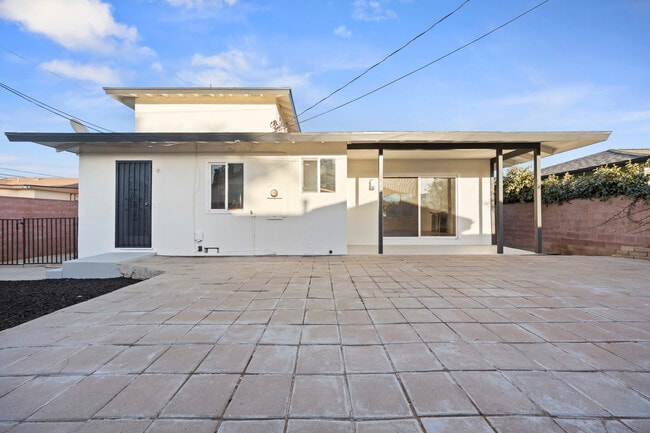 Building Photo - 13205 Casimir Ave