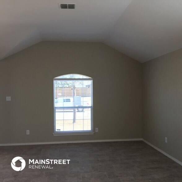 Building Photo - 1723 Katrina Ln