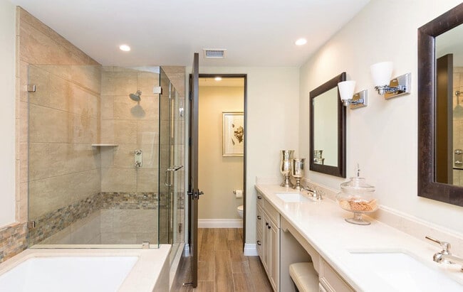 Building Photo - 718 Silver St