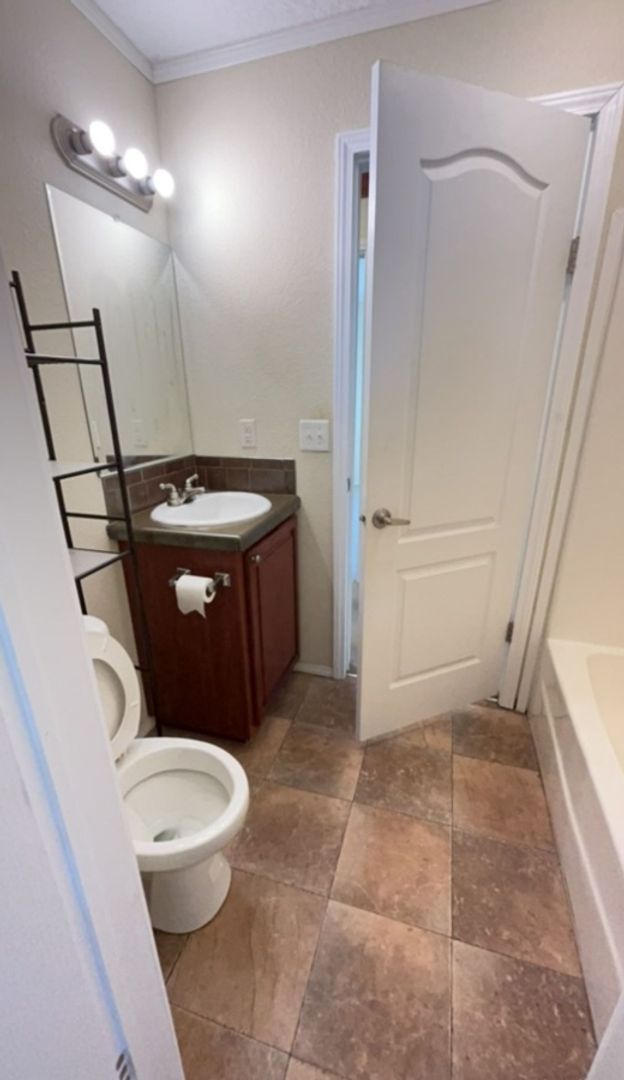 Building Photo - 4 bed/2 bath mobile home