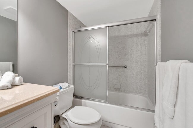 Building Photo - 4049 Wolverton C