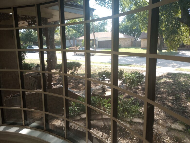 Building Photo - 1416 Hillside Dr