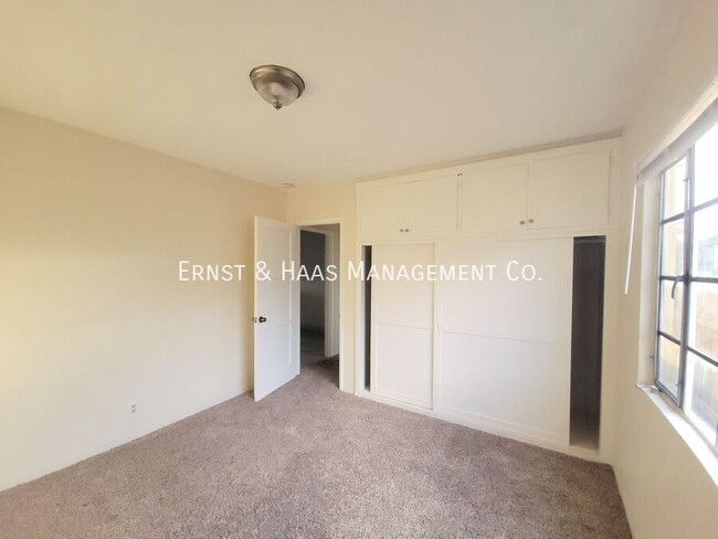 Building Photo - Lovely 1 Bedroom Apartment with Fresh Pain...