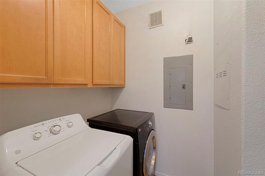 Building Photo - 15700 E Jamison Dr