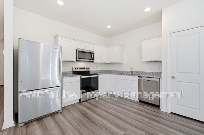 Building Photo - 1117 Dakine Dr