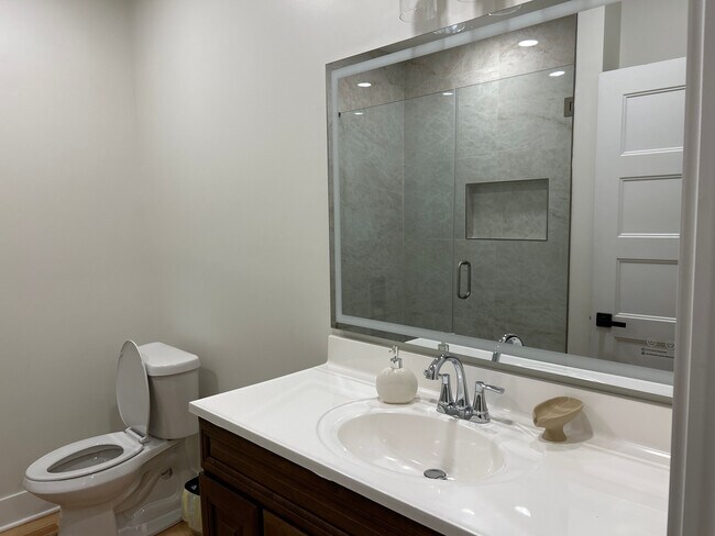 Building Photo - Room in Single Family Home on Beecher St SW
