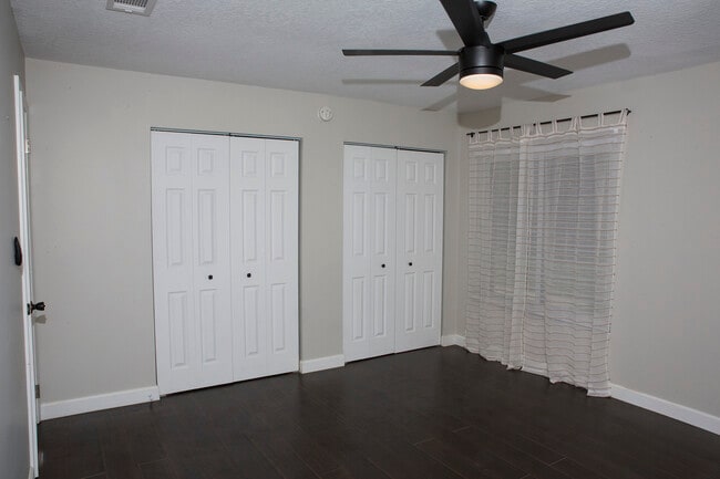 Building Photo - 1931 Tarpon Ct