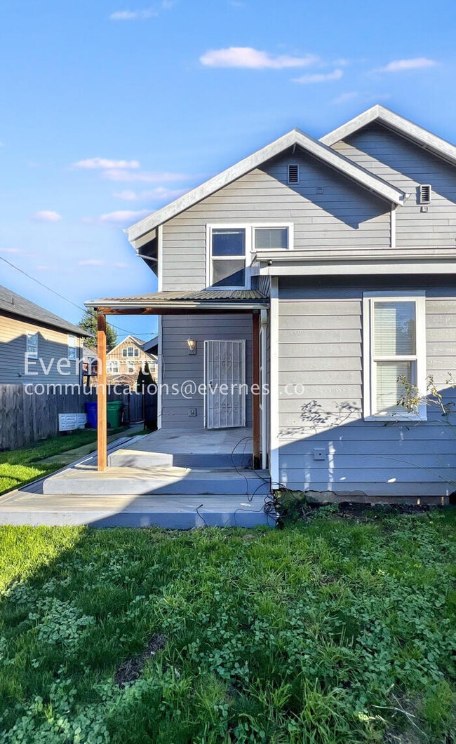 Building Photo - 6147 NE 9th Ave