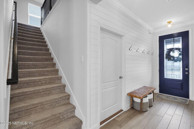 Building Photo - 187 Silverleaf Village Dr