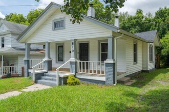Building Photo - Cozy 3-Bedroom Home with Classic Charm in ...