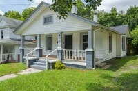 Building Photo - Cozy 3-Bedroom Home with Classic Charm in ...