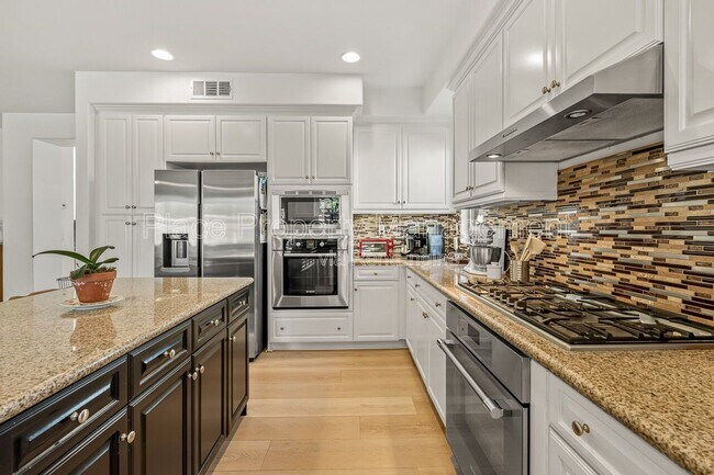 Building Photo - 1687 Picket Fence Dr