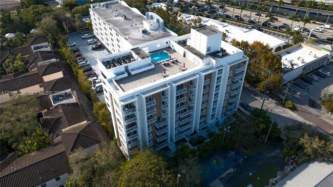 Building Photo - 2740 SW 28th Terrace