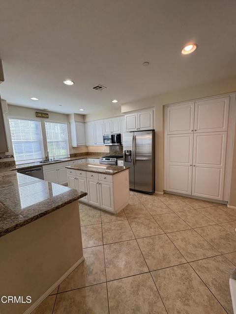 Building Photo - 5647 Brubeck St