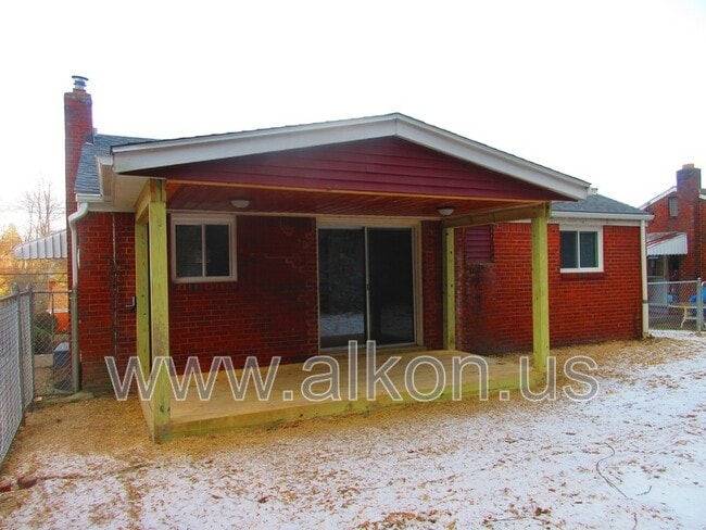 Building Photo - 1097 Roseanne Ave