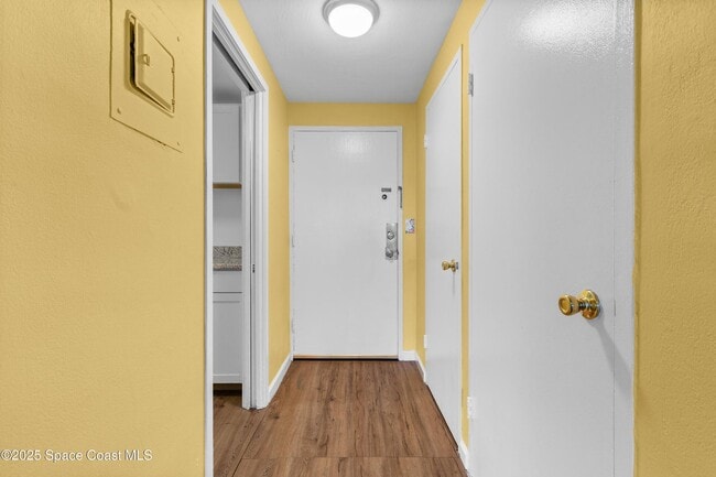 Building Photo - 55 Sea Park Blvd