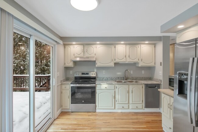 Building Photo - 4210 Trotwood Ln