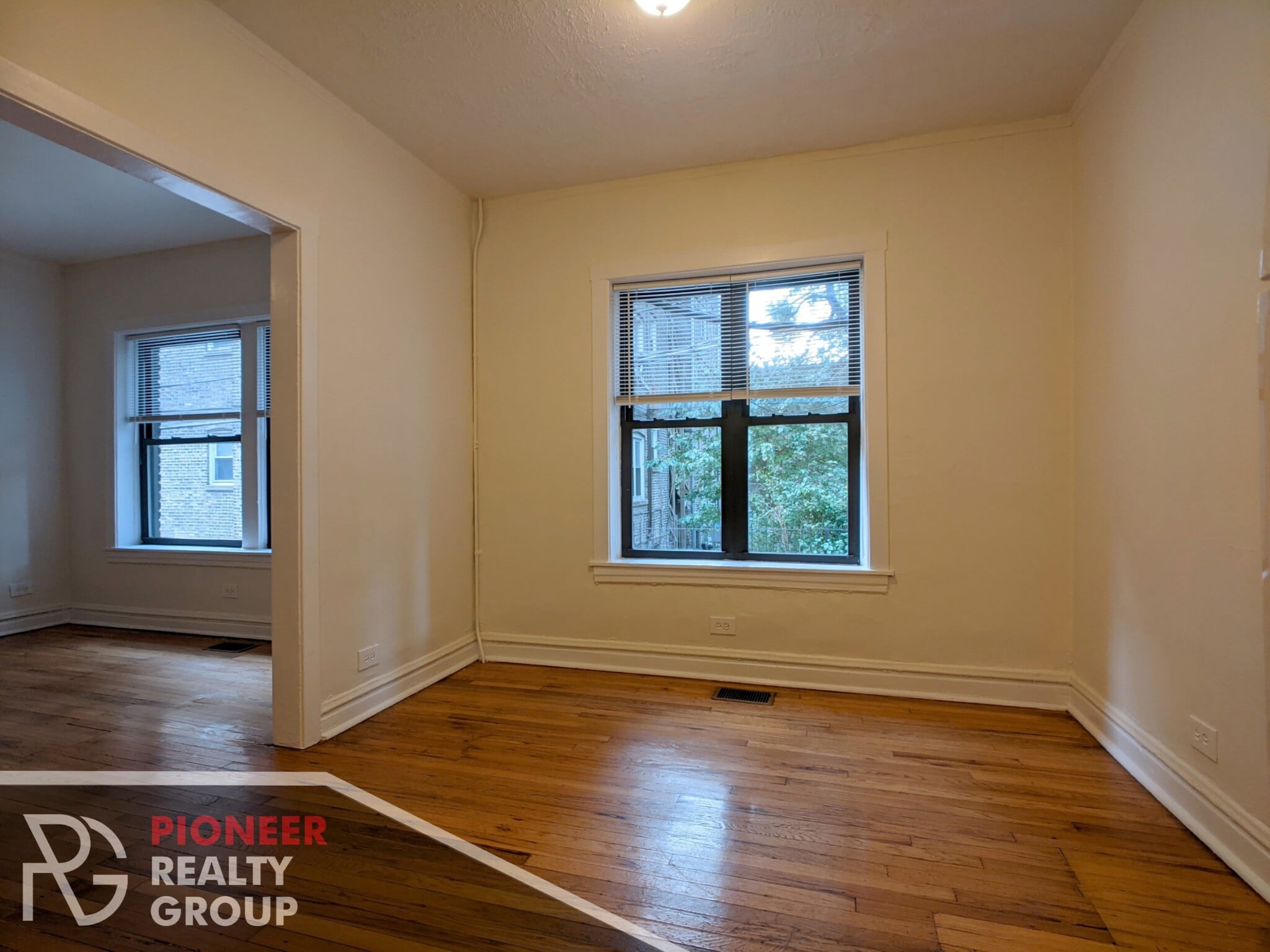 Building Photo - 630 W Cornelia Ave