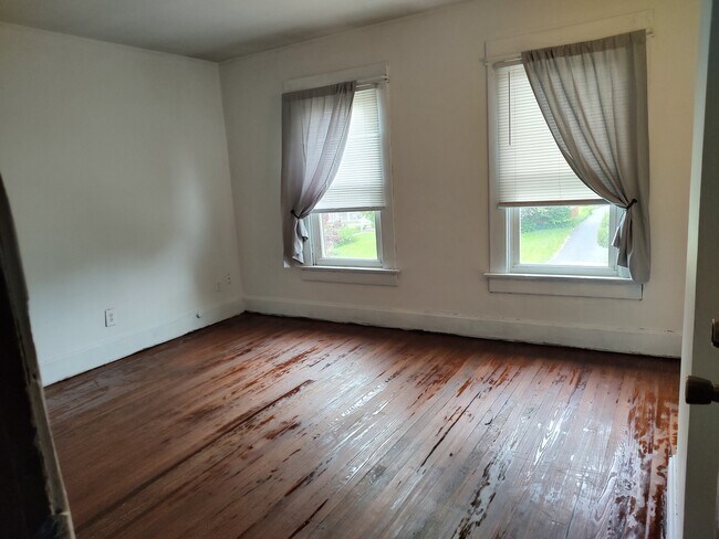 Building Photo - JARental