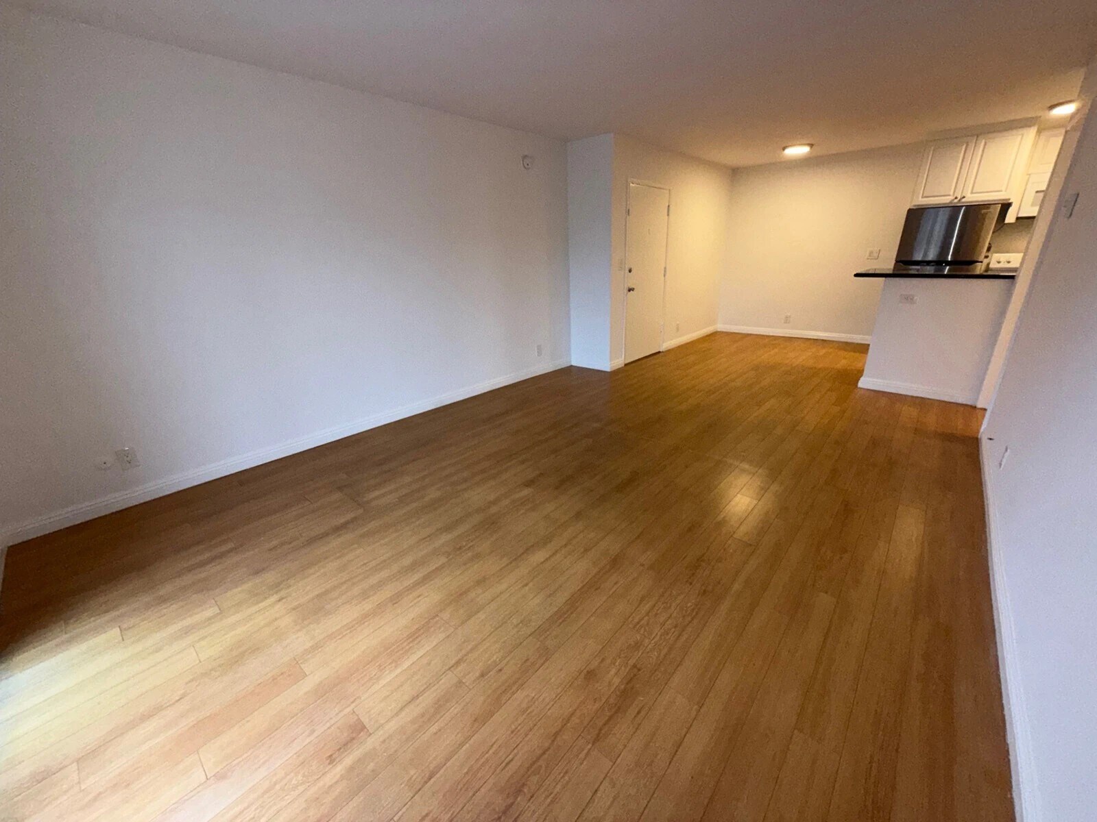 Building Photo - 10760 Rose Ave