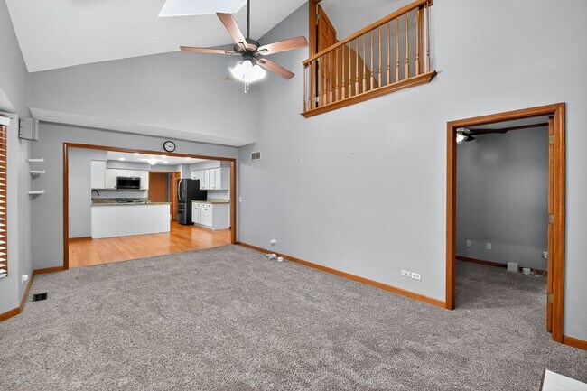 Building Photo - 1163 Shoreline Dr