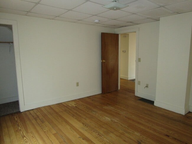 Building Photo - House for Rent