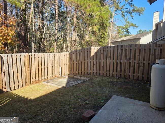 Building Photo - 102 Towne Pk Dr