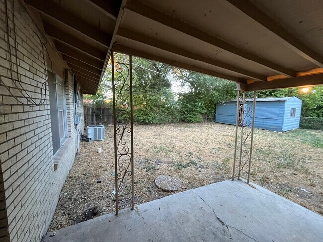 Building Photo - 4534 Waikiki Dr