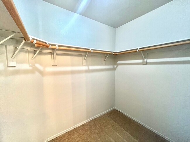 Building Photo - **$800 OFF MOVE IN BY 12/12/25**Spacious 3 Bedroom, 2.5 Bath Home with No HOA and Modern Finishes