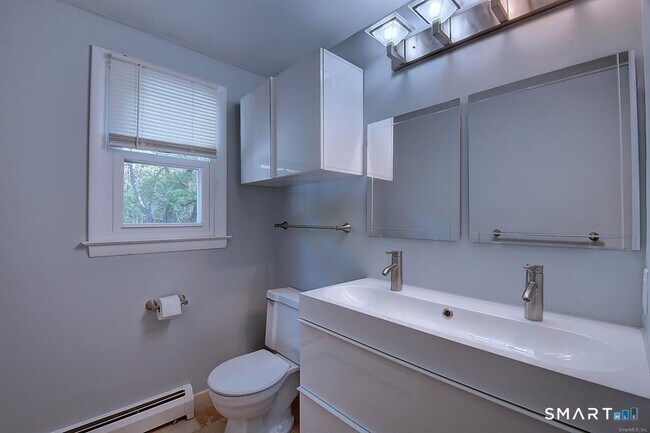 Building Photo - 115 Heywood Dr