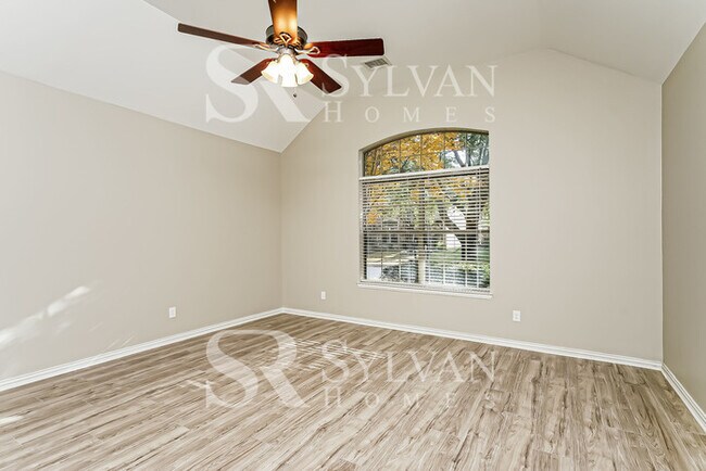 Building Photo - Gorgeous 4BR contemporary Home!