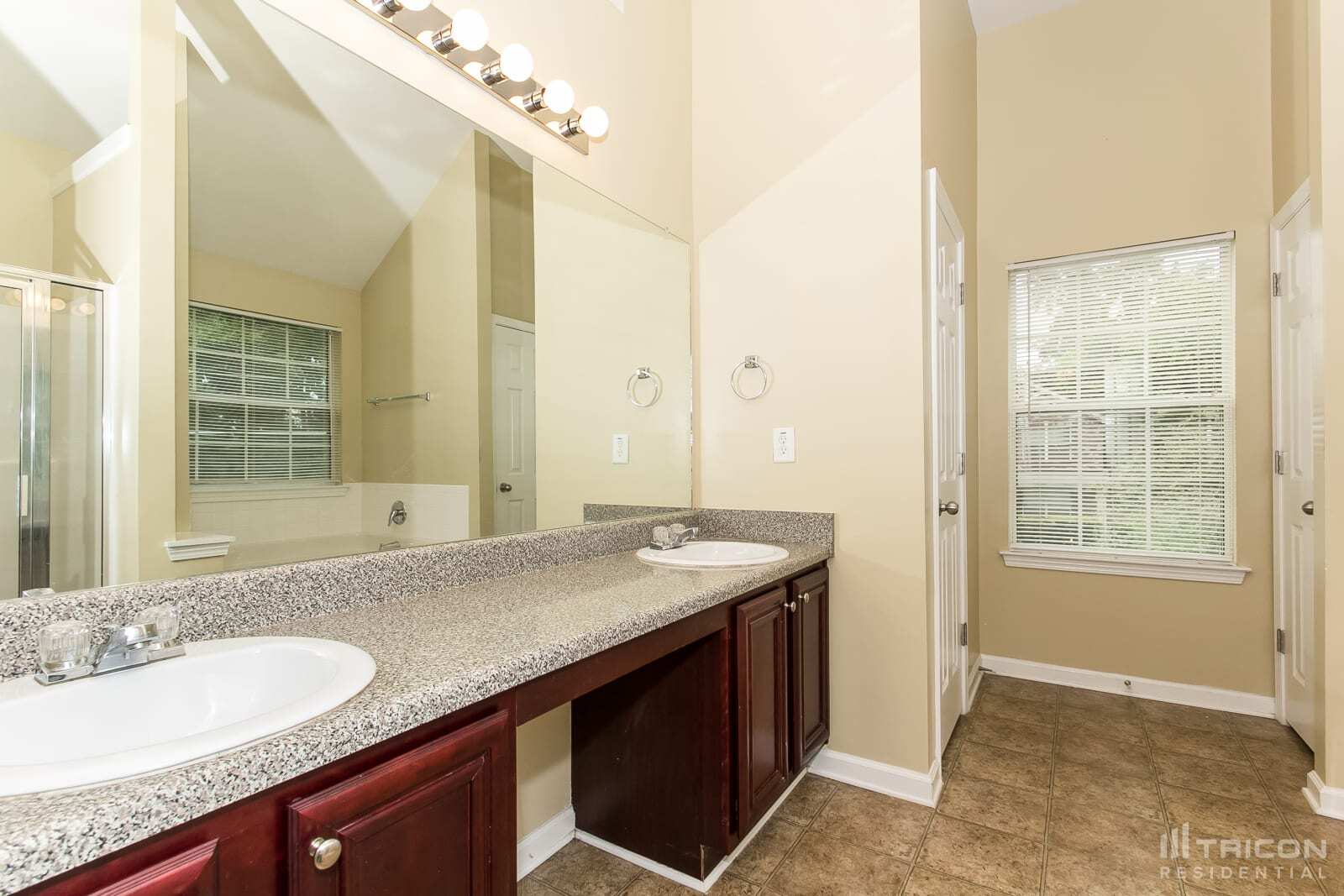 Building Photo - 6600 Pamplona Pl
