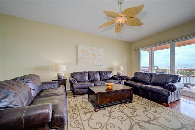 Building Photo - 530 S Gulfview Blvd