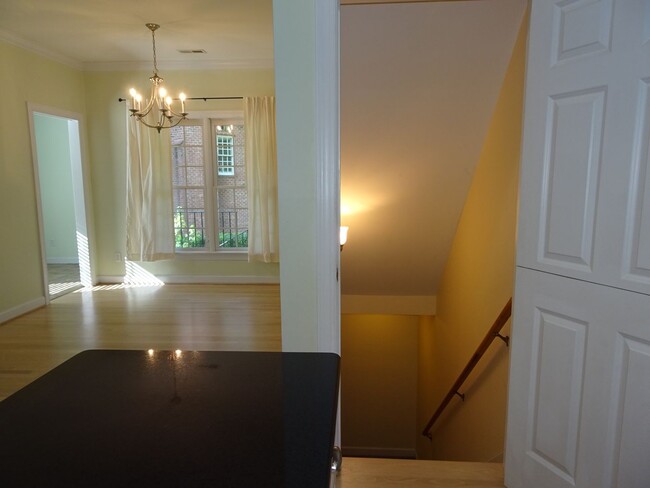 Building Photo - 4 Bedroom 3.5 bathroom Rental Home in Ford...