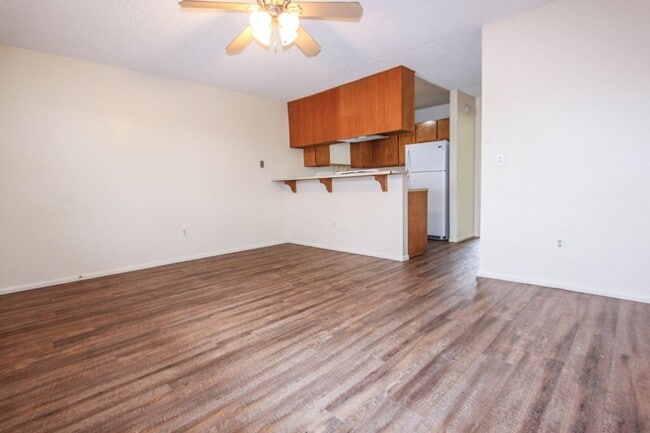 Building Photo - 4910 N Arnold Dr