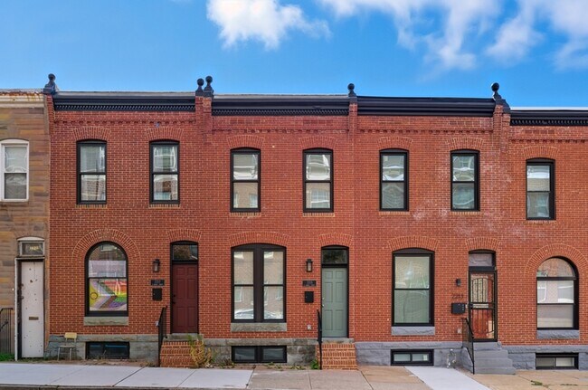 Primary Photo - 2215 E Biddle St