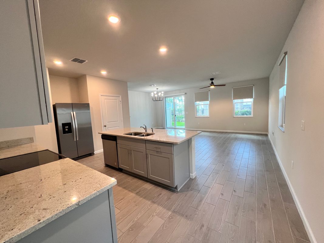 Building Photo - 3916 SE Mentmore Ln