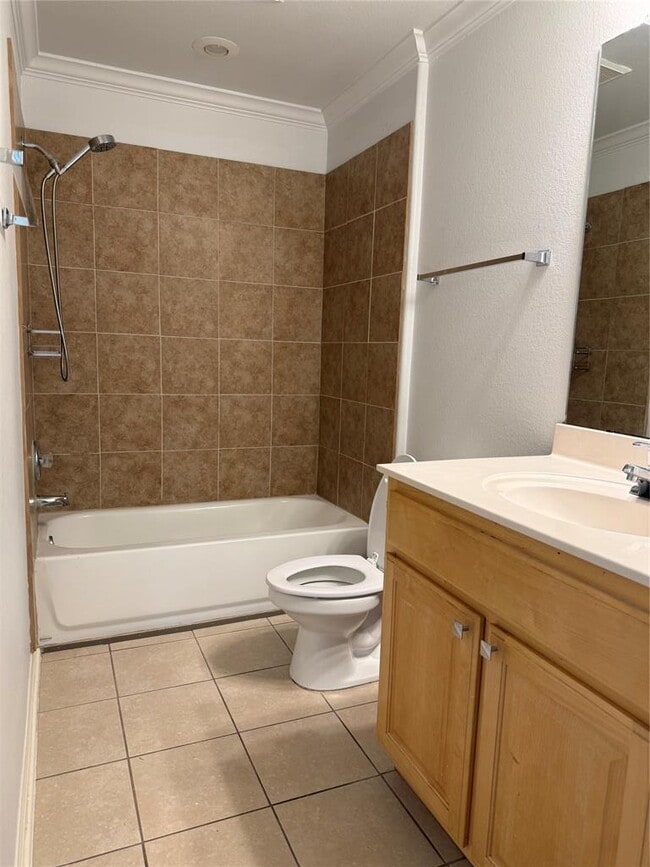 Building Photo - 3209 MacArthur Ave