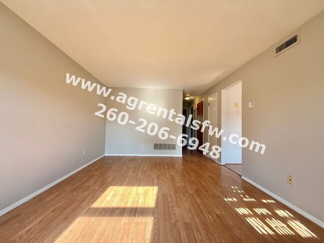 Building Photo - 2 Bedroom Home