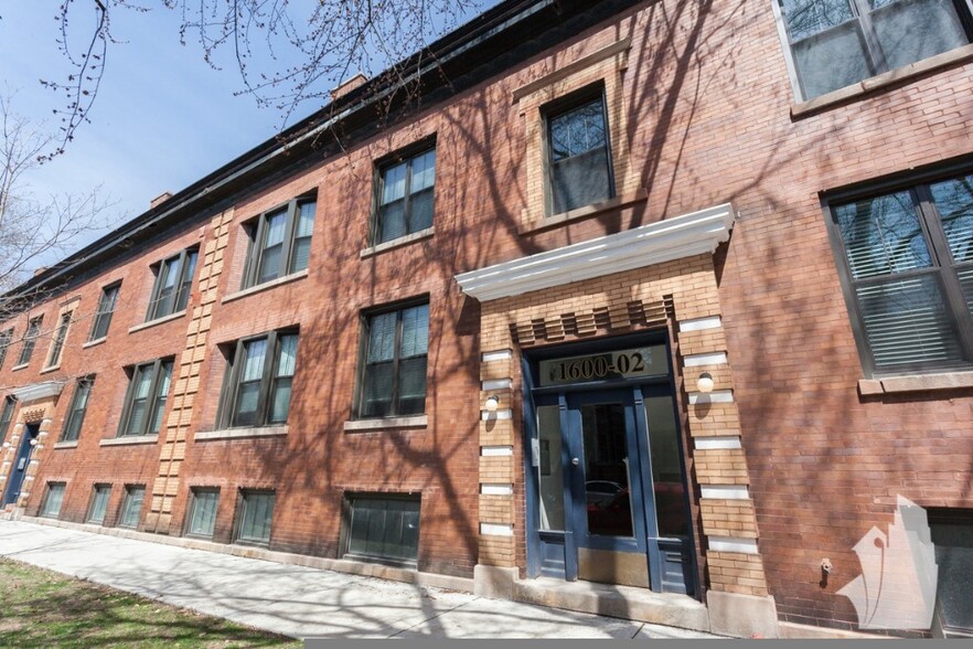 Building Photo - 1600 W Belle Plaine Ave