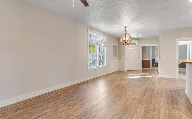 Building Photo - Charming 3 Bedroom Home in Eagle – Minutes to Eagle Bike Park