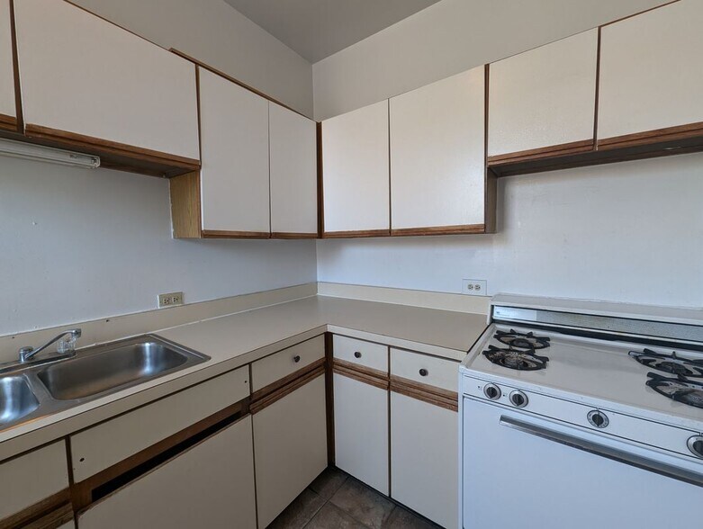 Building Photo - 1542 N Kedzie Ave